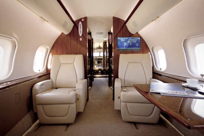 Global 5000 view for Naples charter