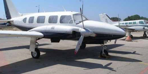 Naples Piper Navajo PA-31 (Cheyenne / Chieftain) Charter