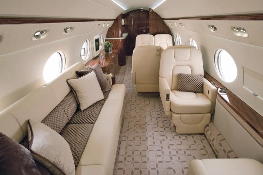 Gulfstream G350 cabin for Naples charter